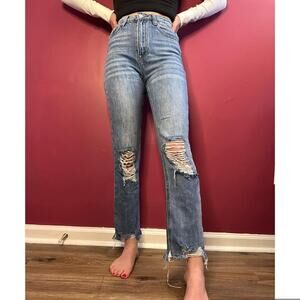 Light Washed Cropped Distressed Jeans